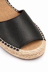 Сандалии FashionWave